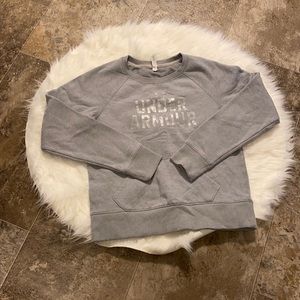 Under Armour crew neck sweatshirt medium